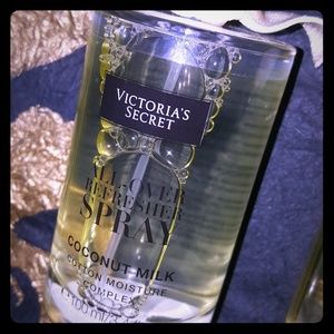 Victoria's secret refresher spray💋